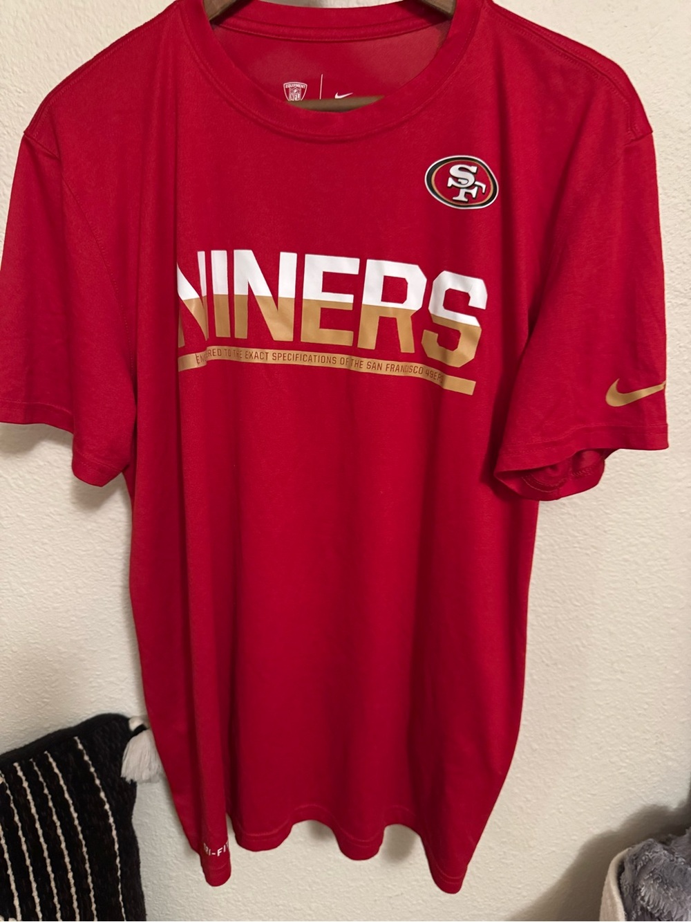 Men’s Nike 49ers Dri fit top